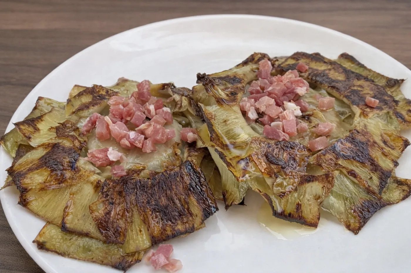 Alcachofas a la plancha con jamón ibérico (mín. 2 uds.)