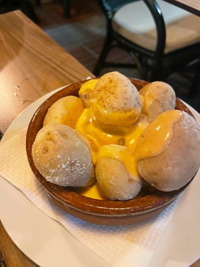 Papas arrugadas con mojo picón